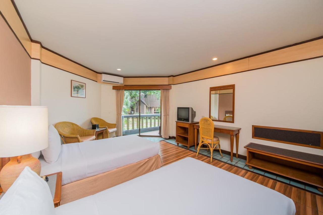 Botany Beach Resort Pattaya Na Chom Thian Exteriör bild