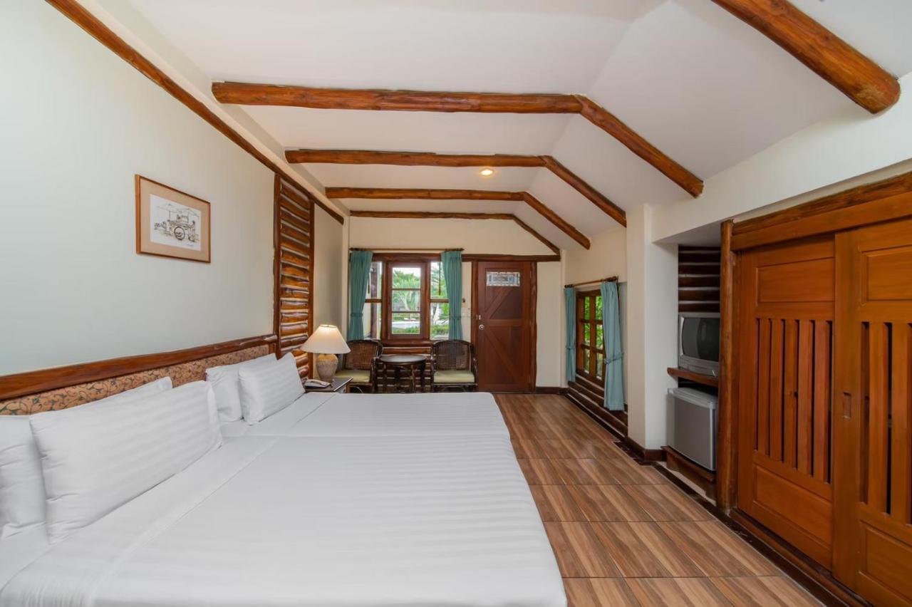 Botany Beach Resort Pattaya Na Chom Thian Exteriör bild