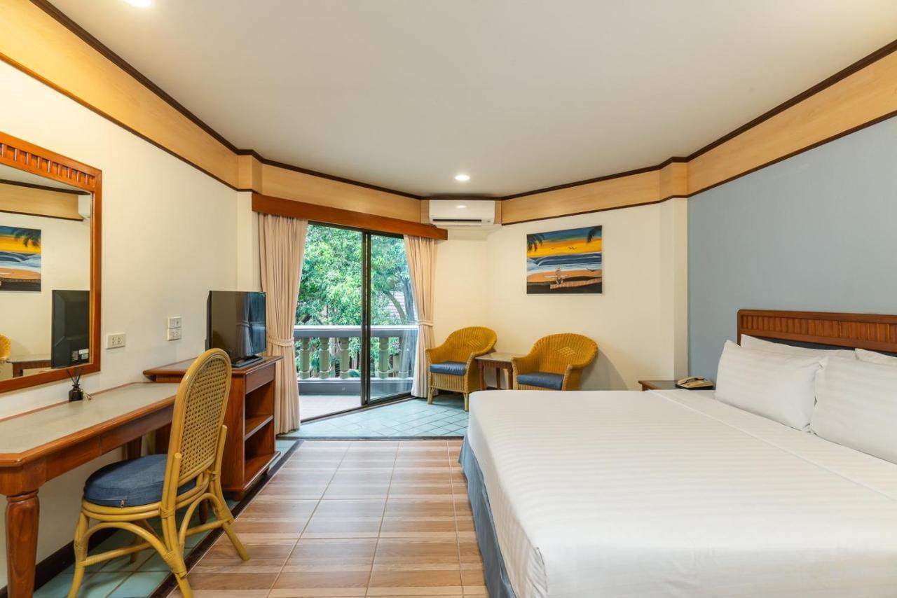 Botany Beach Resort Pattaya Na Chom Thian Exteriör bild