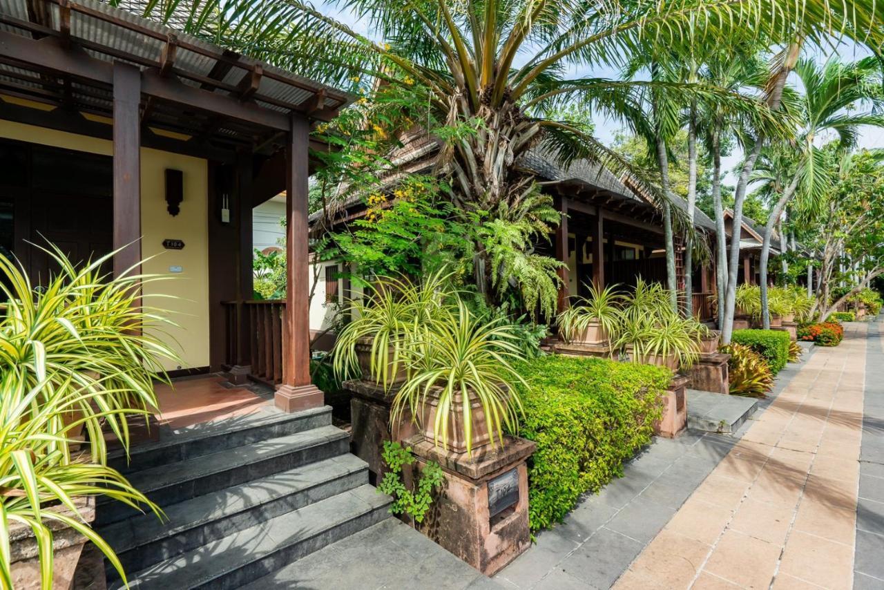 Botany Beach Resort Pattaya Na Chom Thian Exteriör bild