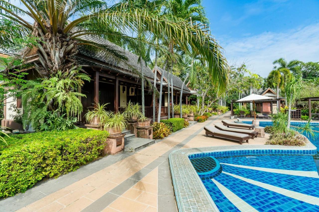 Botany Beach Resort Pattaya Na Chom Thian Exteriör bild