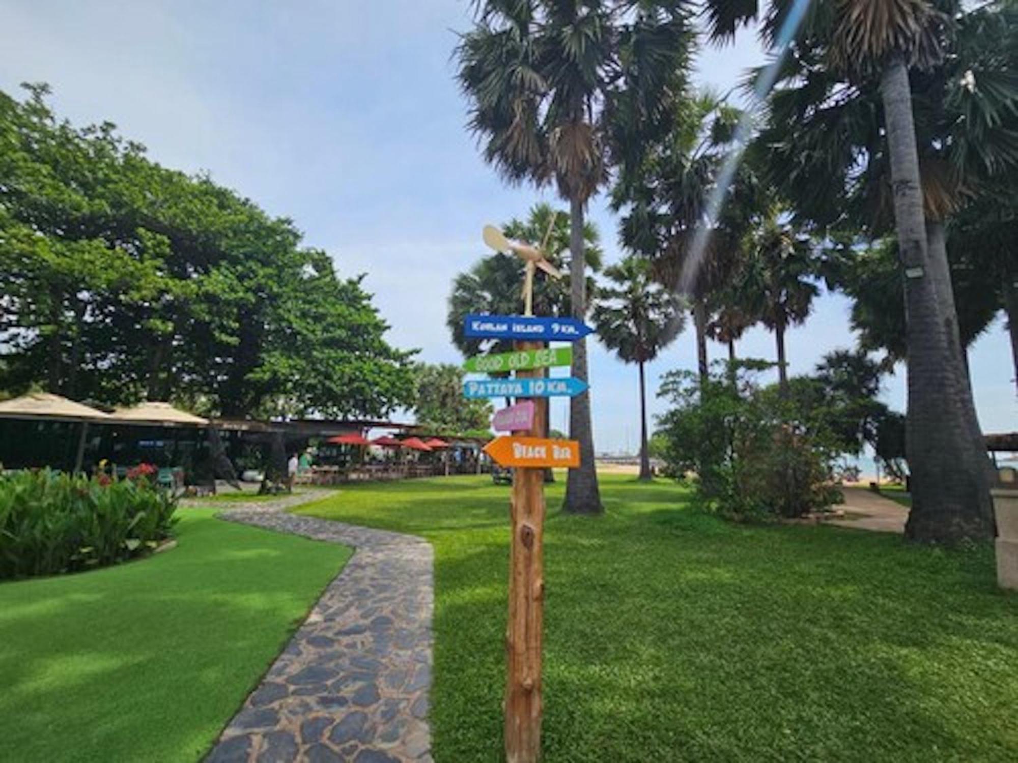 Botany Beach Resort Pattaya Na Chom Thian Exteriör bild