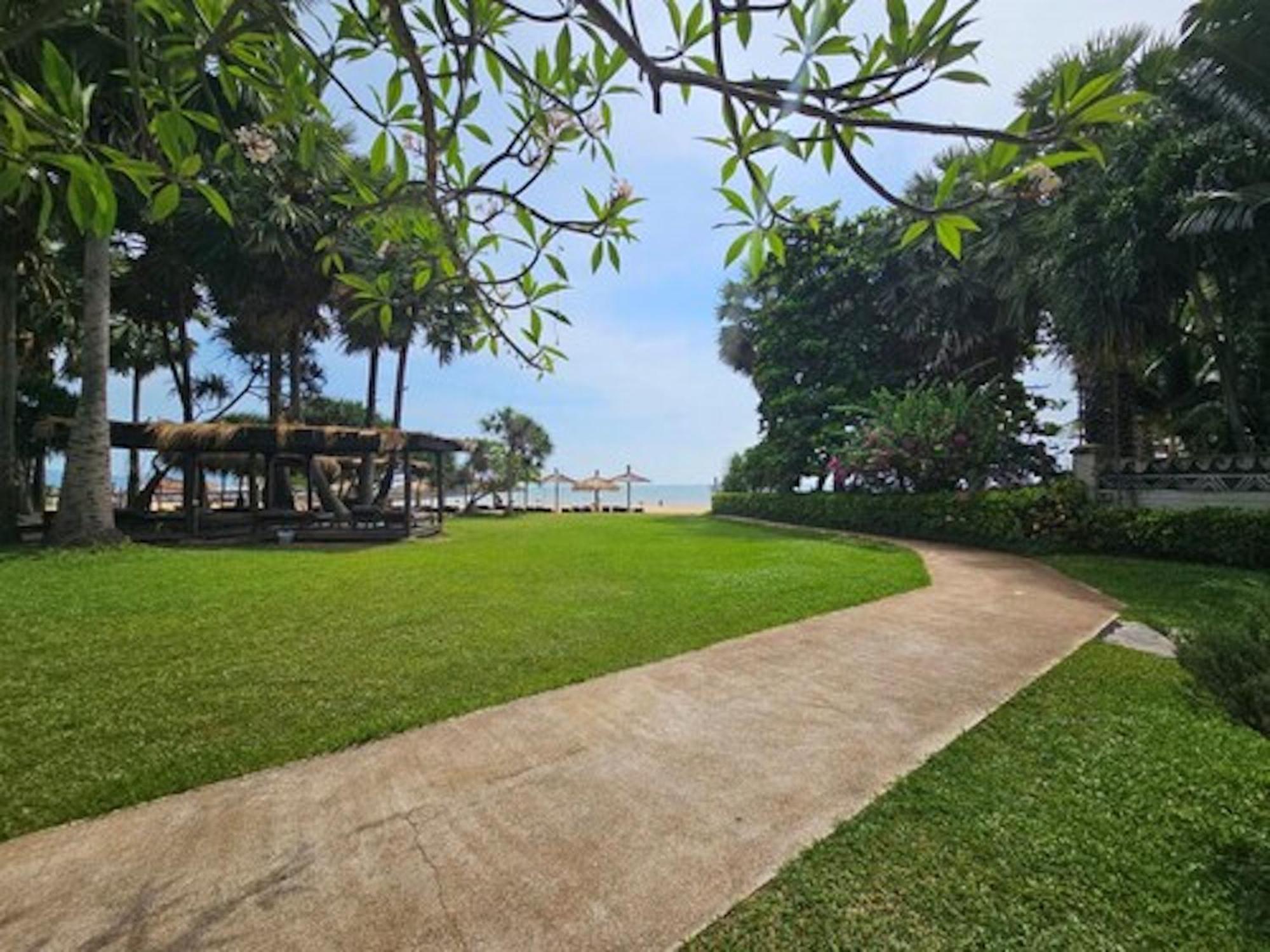 Botany Beach Resort Pattaya Na Chom Thian Exteriör bild