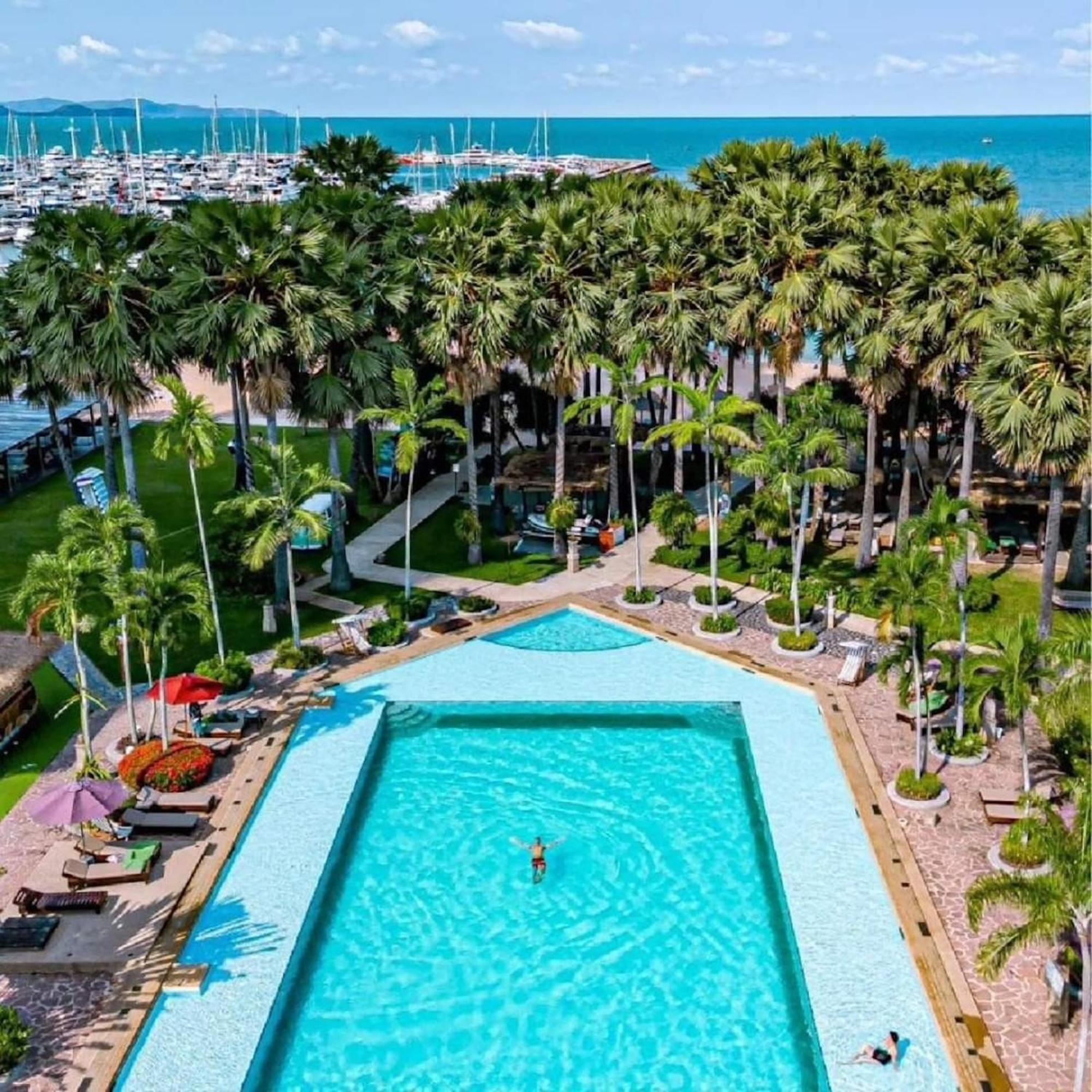 Botany Beach Resort Pattaya Na Chom Thian Exteriör bild