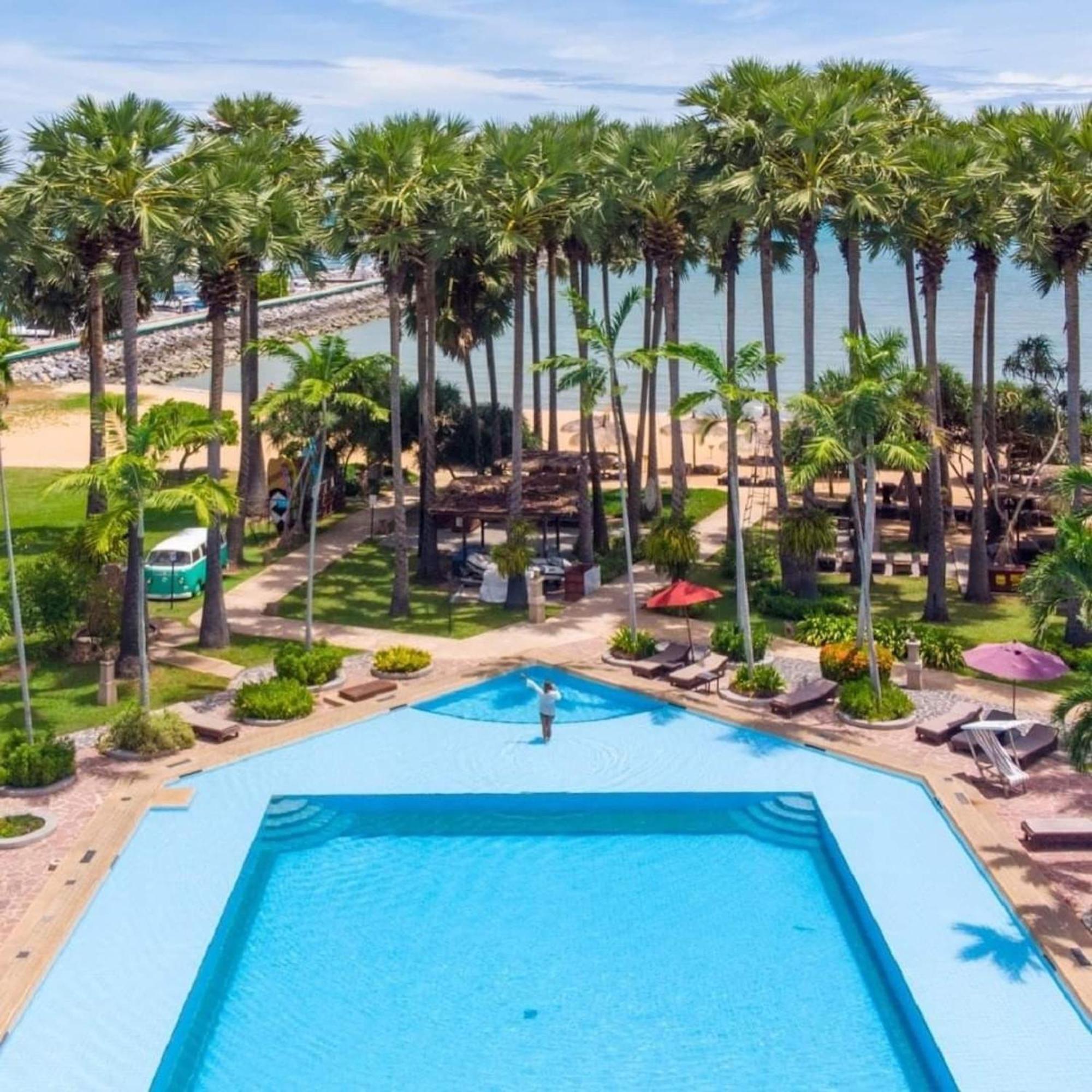 Botany Beach Resort Pattaya Na Chom Thian Exteriör bild